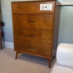 Brand New Living Spaces Acorn Dresser
