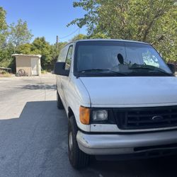 2006 Ford E-350