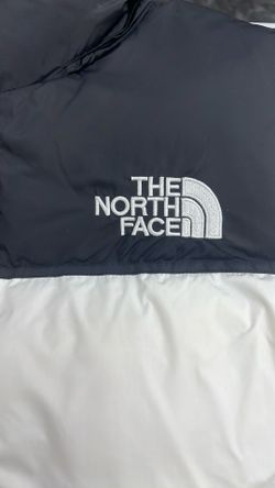BRAND NEW WHITE NORTH FACE PUFFER JACKET SIZE L
