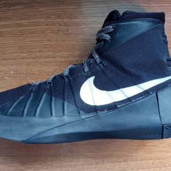 Nike Boys Basketball Shoes Sz 6.5y