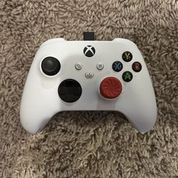 Xbox One Controller with Strike Pack and Control Freek