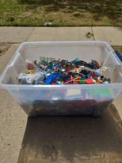 Box the toys lego
