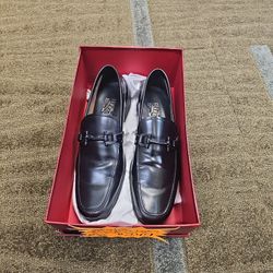 Salvatore Ferragamo Size 10 Black