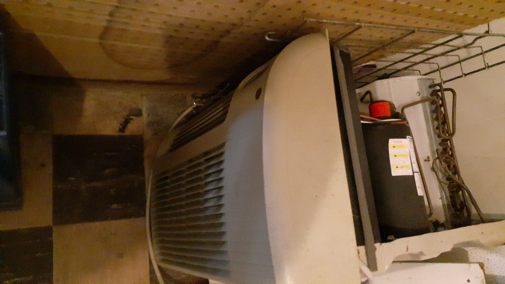GE 12,000 BTU Air Conditioner