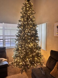 10ft Pre-lit Tree