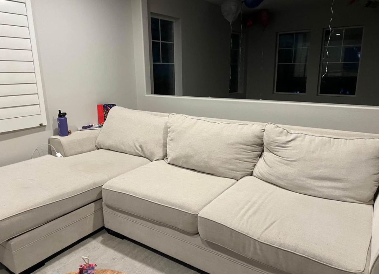 Sectional Sofa with Chaise