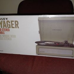 Crosley Voyager Record Player/Turntable