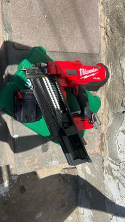Milwaukee fuel framing gun 21 with 5.0 battery