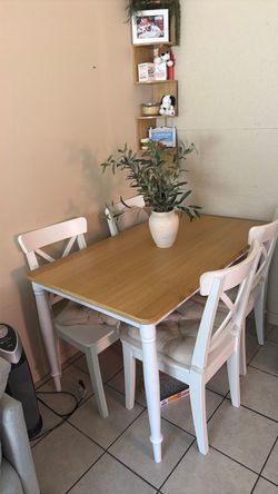 Dining Table with 4 White Chairs