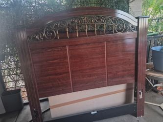 Traditional 4 piece bedroom set with Faux countertops size Queen