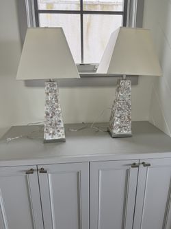 2 Matching Lamps