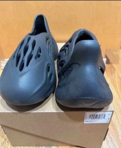 adidas Yeezy Foam Runner RNNR Onyx HP8739 Size 13 Brand New