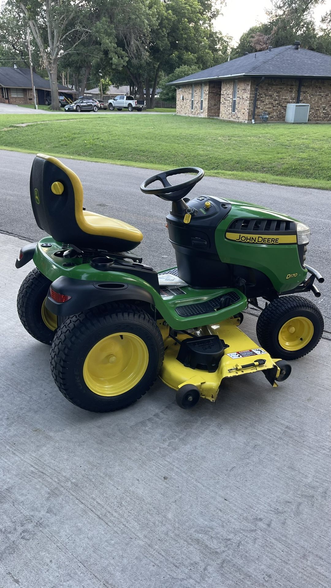 2018 John Deere D-170 Cubierta 54” Motor 25 HP // Zero Turn // Cub Cadet / Toro Timecutter/ Ariens Apex Bib Dog /Bad Boy/ Cubota//