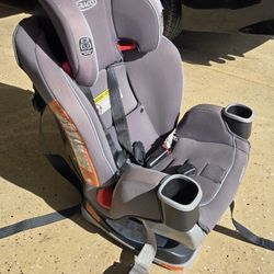 GRACO CAR SEAT