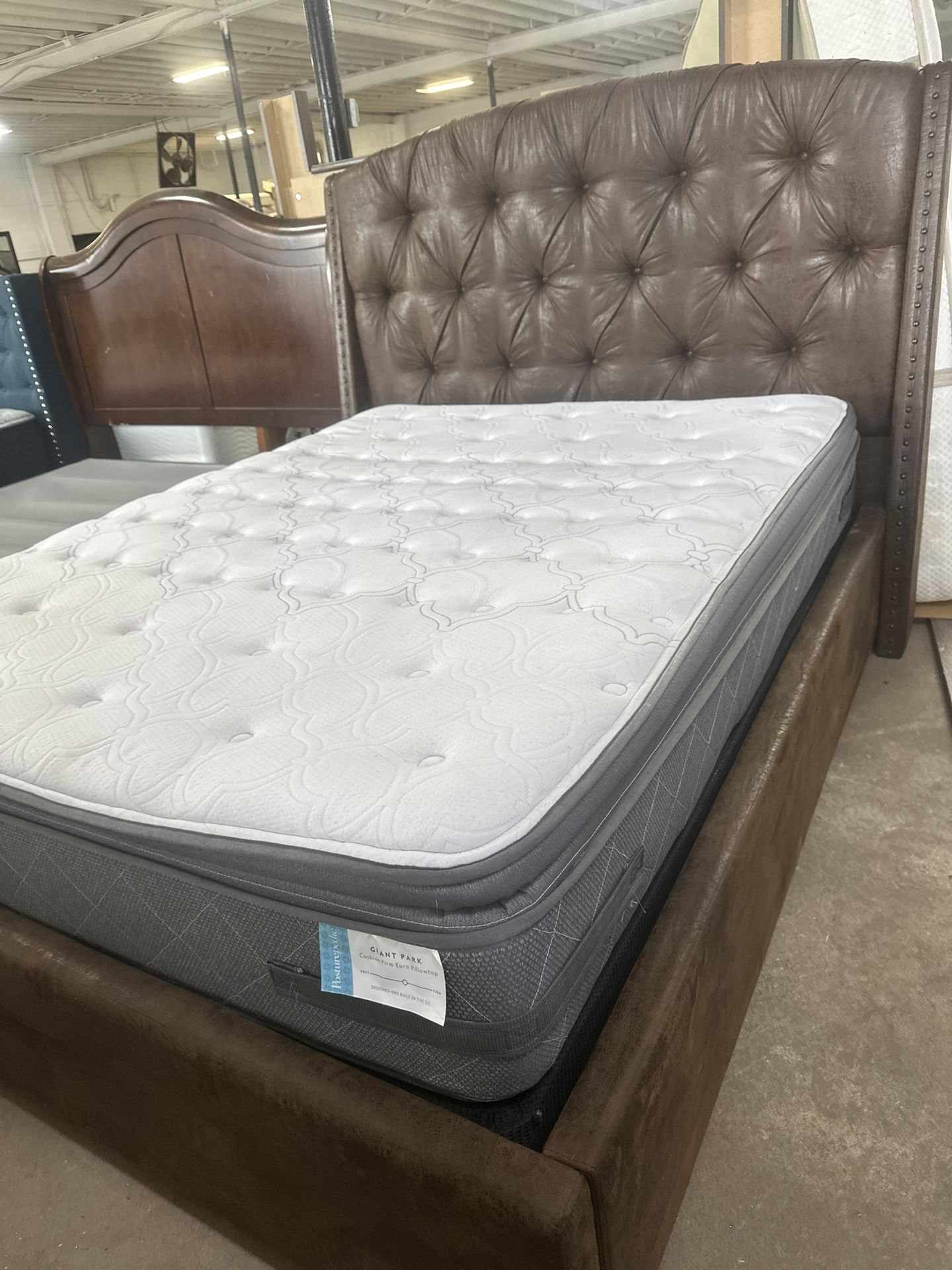 QUEEN SIZE MATTRESS AND BOX SPRING AND BED FREE DELIVERY 🚚