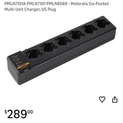 AAH88QCP9JA2AN SL300 UHF 99 Channel, Display Radio