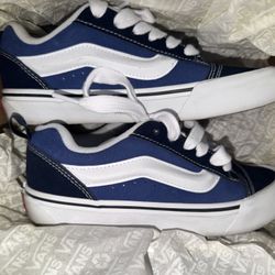 Vans Knu Skool Sneakers in Navy and True White - Size 5.5 Men/7 Women