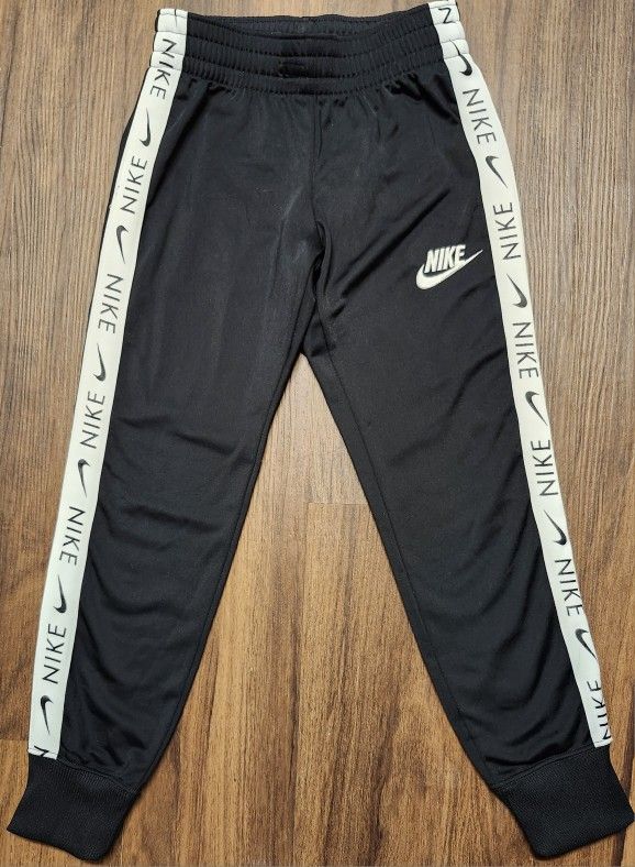 NWOT Boys Sz Sm Nike Black Fleece Lined Joggers in Perfect Condition