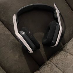 Headphones 