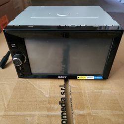 Sony XAV-V630BT
2 DIN 6.2" Digital multimedia receiver With Bluetooth,  USB,  And AUX INPUT 