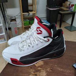 Jordan Men's Luka .77 "Bloodline" Basketball Shoes Size 12