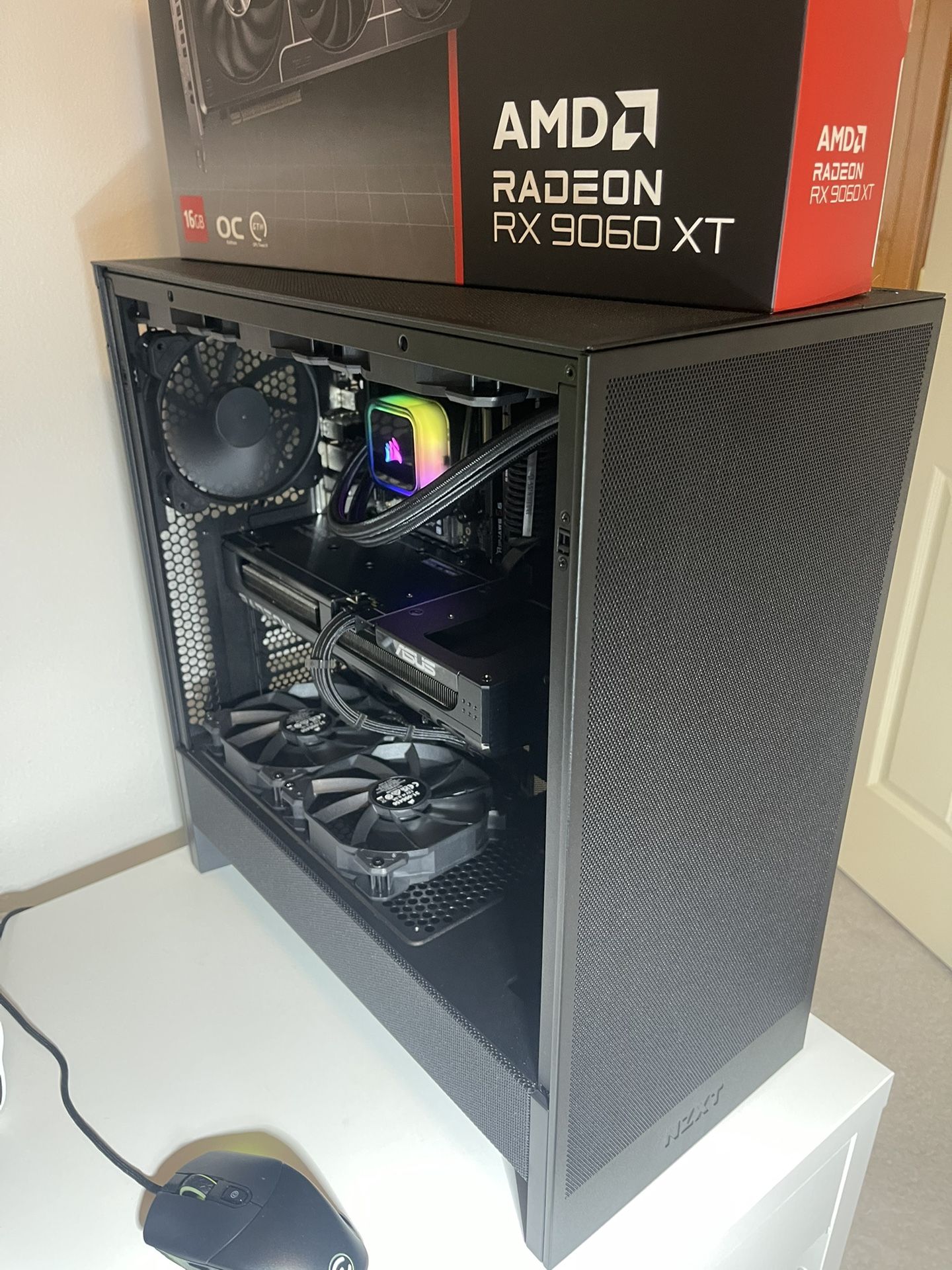 Black Gaming Pc With The Brand New 9060 xt 16gb ( Option New SAPPHIRE PULSE AMD RADEON RX 7800 XT GPU ) Paired With Ryzen 7 9700x