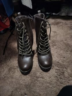 Boots Size 7.5