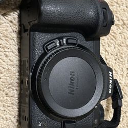 Nikon Z7 ii mirrorless camera body