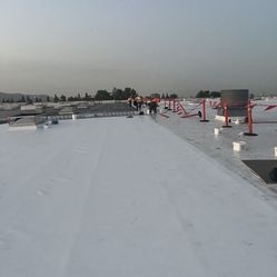 Se Hace Mantenimiento De Techos Nuevos Techo, Reparaciones De Limpieza De ro