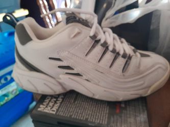 Men’s Size 10 Golf Shoes
