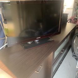 Samsung Tv 37” No Remote 