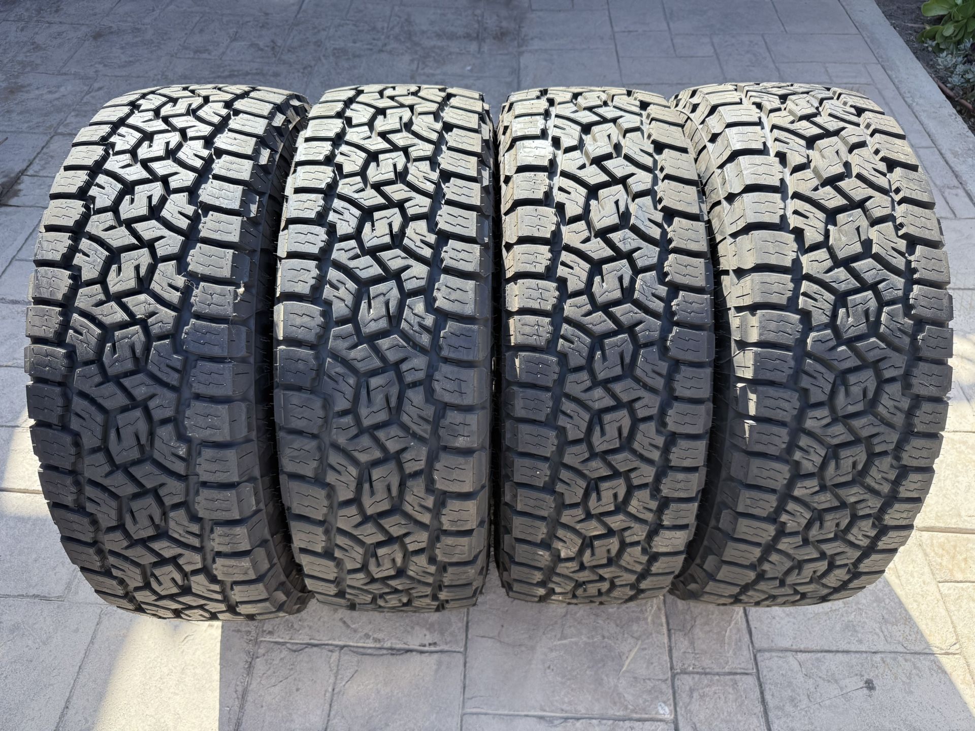 (4) 285/70R18 Toyo All Terrain AT3