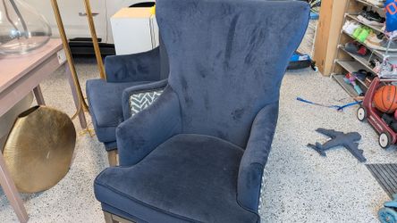 2 wing back chairs purchased at Haverty's for $1000 each chairs are in Palm City now, moved from lake Nona country club.

$450 for pair