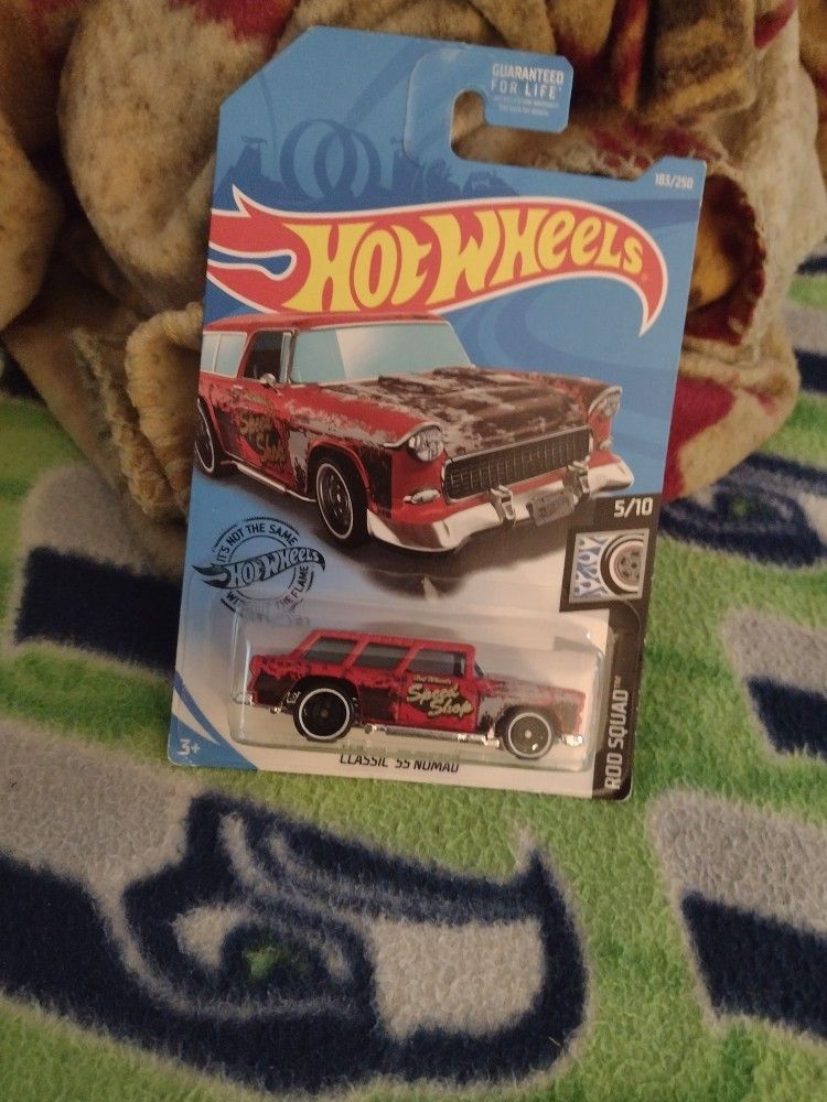 Hot Wheels Bundle 2027 Card Bone Shaker, 1991 Card Red Banshee, Audi RS 5 2017 Card, 55 Nomad 2017 Card, Porsche Carrera 2017 Card. Cash Porch Pickup