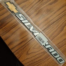 Tailgate Emblem 