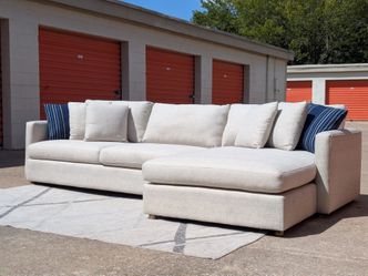 *FREE DELIVERY!* BASSETT ALLURE 2 PIECE SECTIONAL* Hablo Español