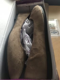 Brand new shoes never used size 8 (Taupe color)