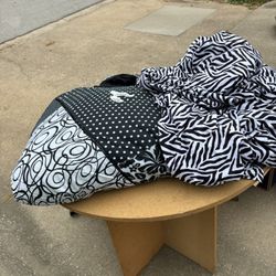 Twin/ Daybed Comforter Set And 2 Sheet Sets. 