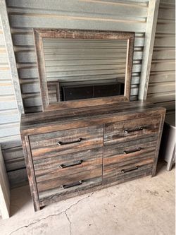 ASHLEY 6 DRAWER DRESSER w/Mirror