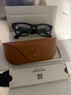 Ray-Ban Meta Smart Glasses with Case
