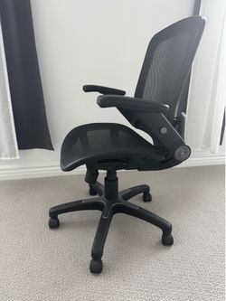 Mesh office chair