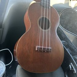 1920’s Martin Ukulele Style 1  No Cracks Or Repairs   Non Original Hardshell Case $850