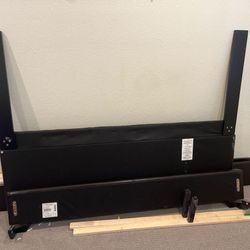 Queen size bedframe 