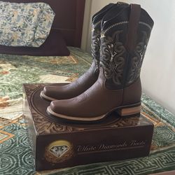 BRAND NEW  White Diamonds Boots 
