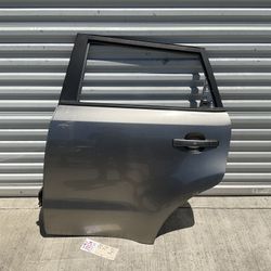 2014 2019 KIA SOUL LEFT REAR DOOR OEM