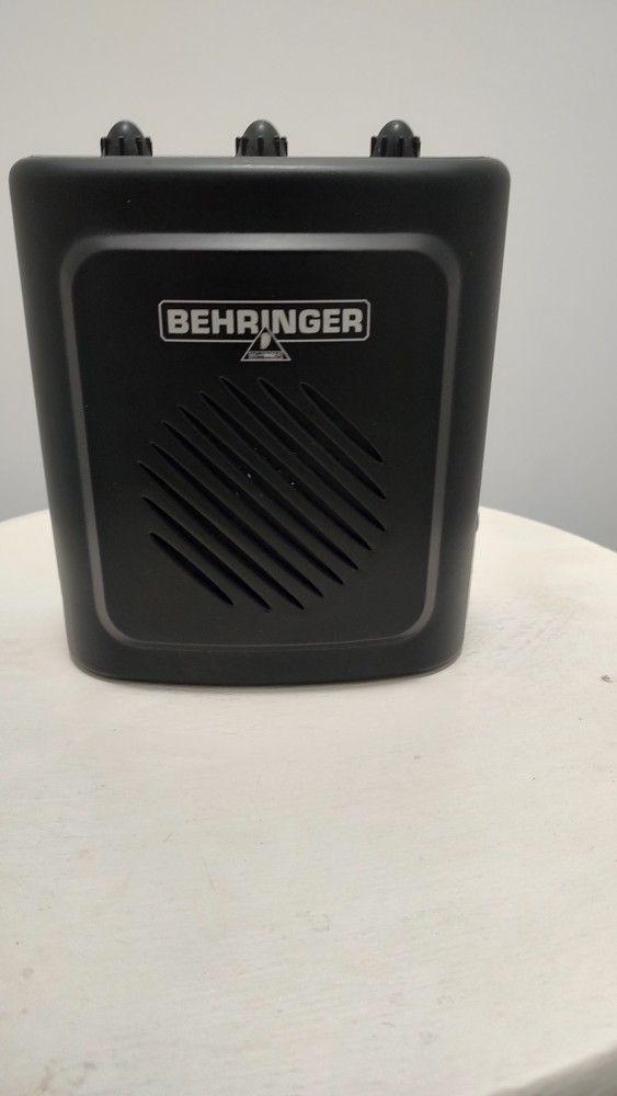 Behringer Miniamp Model GMA 100
