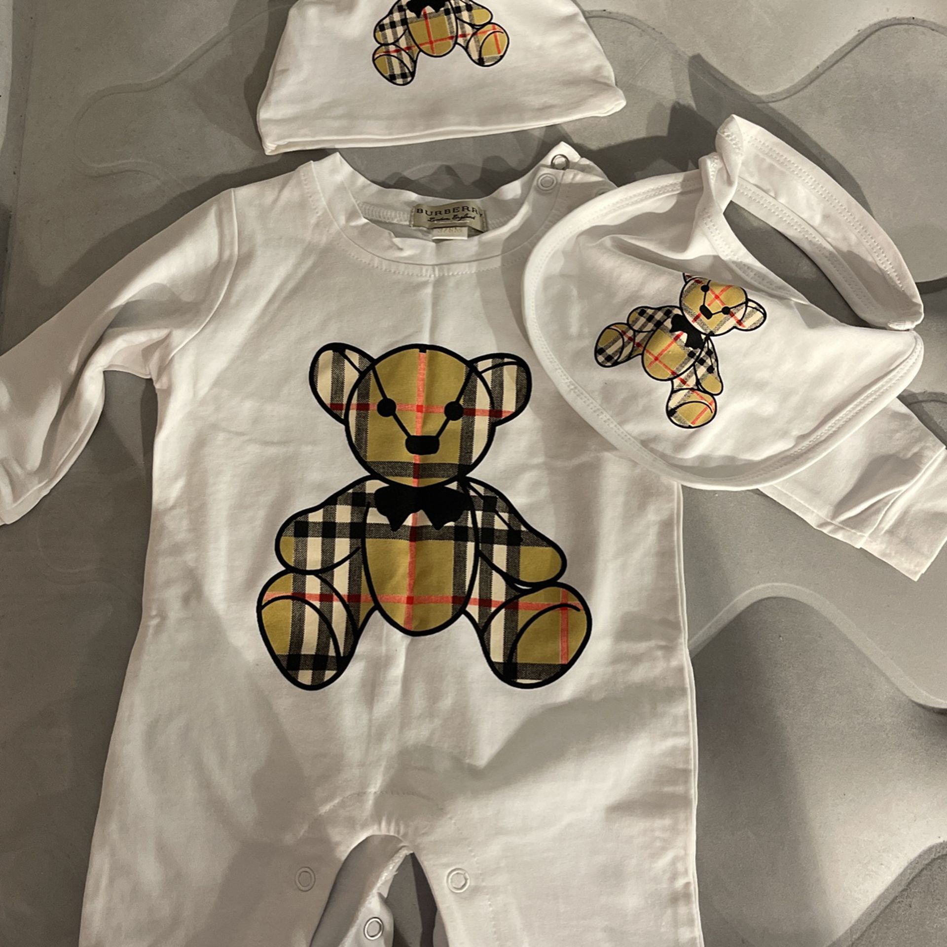 Baby Burberry Outfit 
