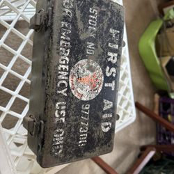 WWII First Aid  Medical  box
