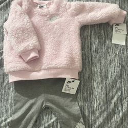Baby Girl (new) Nike 2 Piece Set 12mo.