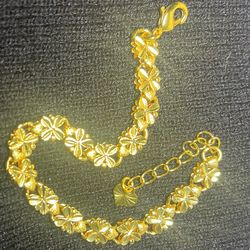 Gold Flower Bracelet 7 Inch